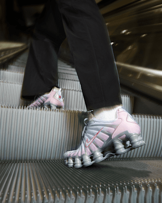 Nike Shox スニーカー ピンク/グレー Nike Shox TL Women's Shoes. Nike ID